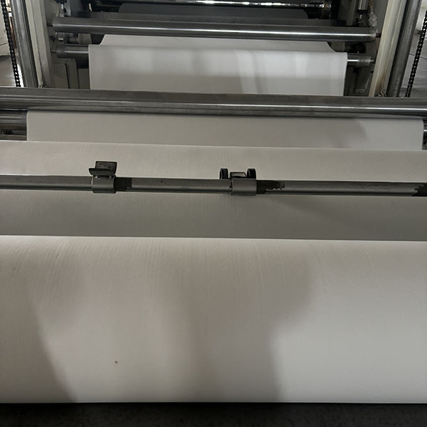 Diferența dintre pânzele de filtru de fibre lungi din polipropilenă și fibre scurte