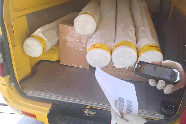 Livrare cu succes a țesăturii filtrante antistatice de înaltă calitate către clientul bulgar